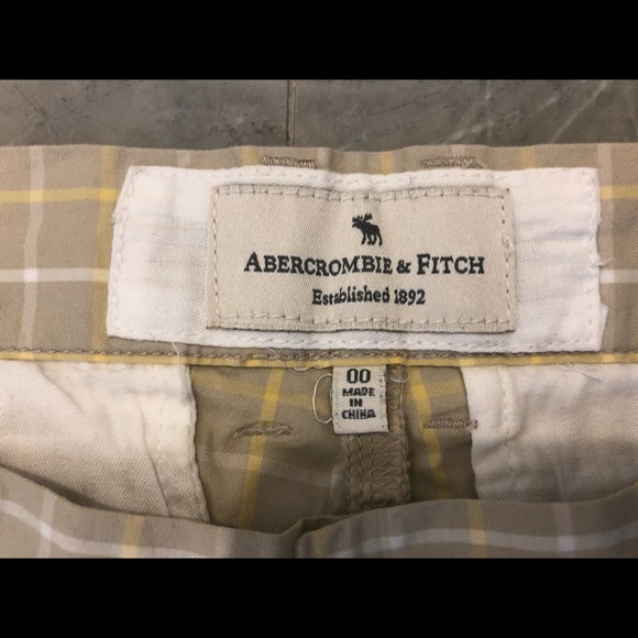 Abercrombie women’s low rise shorts - Picture 2 of 3